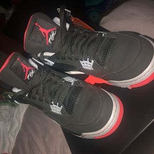 Air Jordan bred 4s